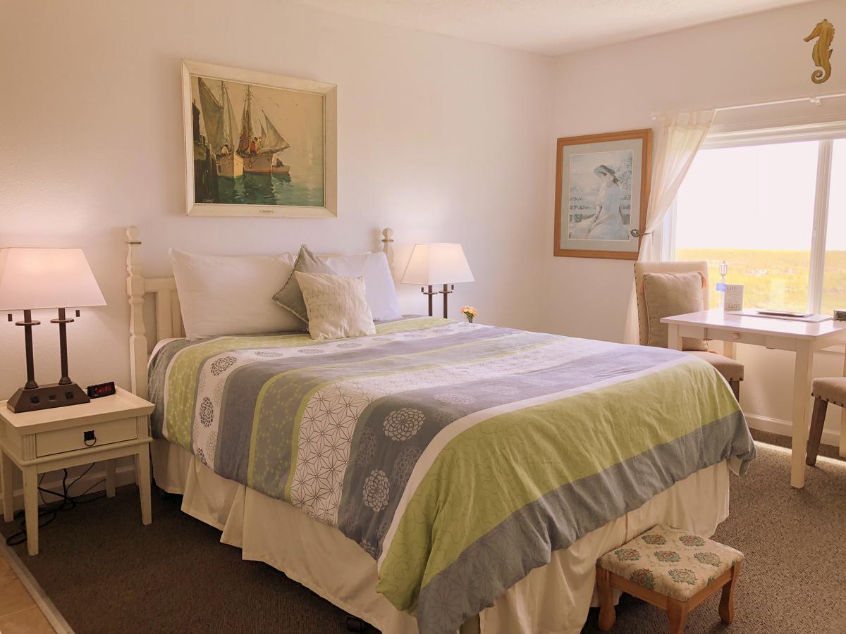 The Tradewinds Condo/Hotel Seaside Room photo