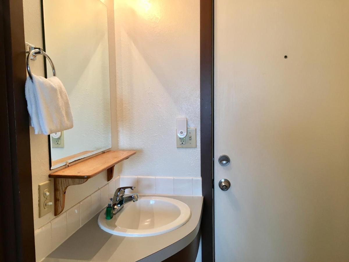 The Tradewinds Condo/Hotel Seaside Room photo